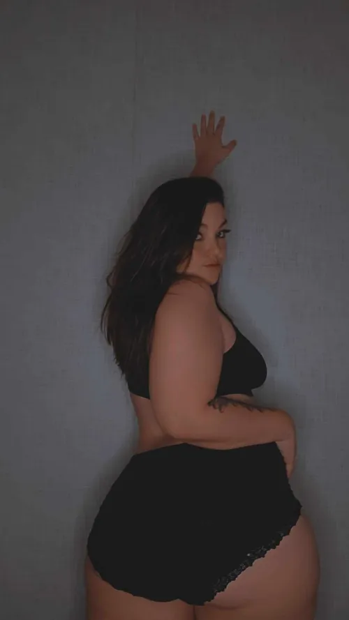 Thumbnail Behind Me: xxxAJ27xx's Sultry OnlyFansChicks Temptation