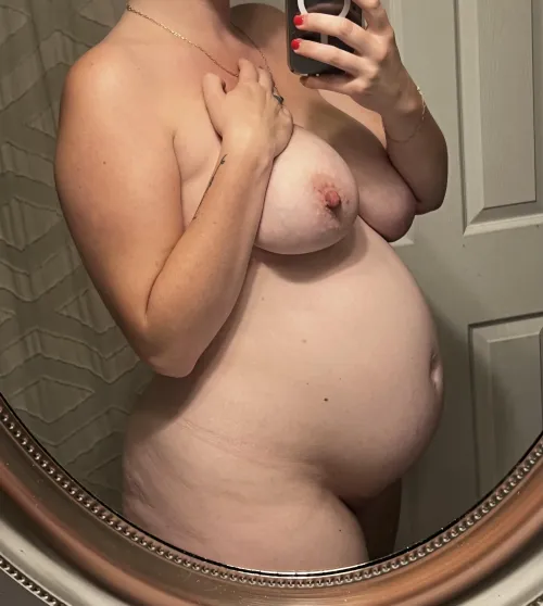 Thumbnail Seductive Pregnancy Views | chloe_rose1357