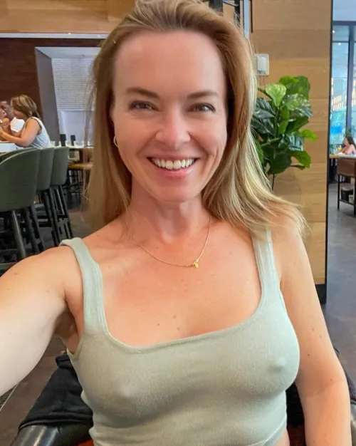 Thumbnail Kate_Monogamish Shares Lunch Treats in F48 Without a Bra