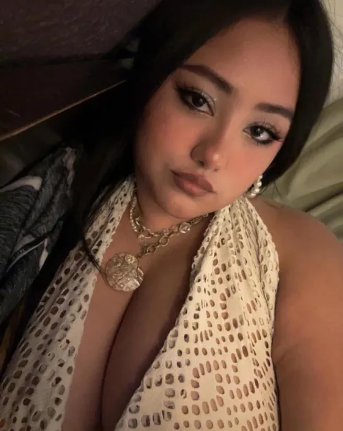 Thumbnail Face Full of Titty: Honest_Food_5585's Chubby Vision