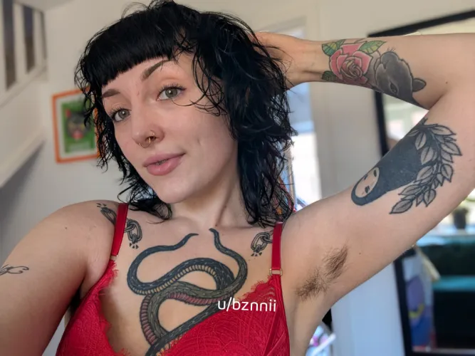Thumbnail Bznnii: Soft and Hairy Pits Await Your Lick | bznnii