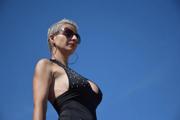 Thumbnail mysticlady102's Sky High Appreciation for Blonde Hair (shorthairchicks)
