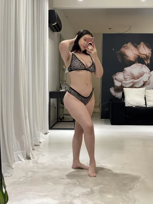 Thumbnail Latin Hip Curves: Can You Handle Them? | kinkygatito | AmazingCurves