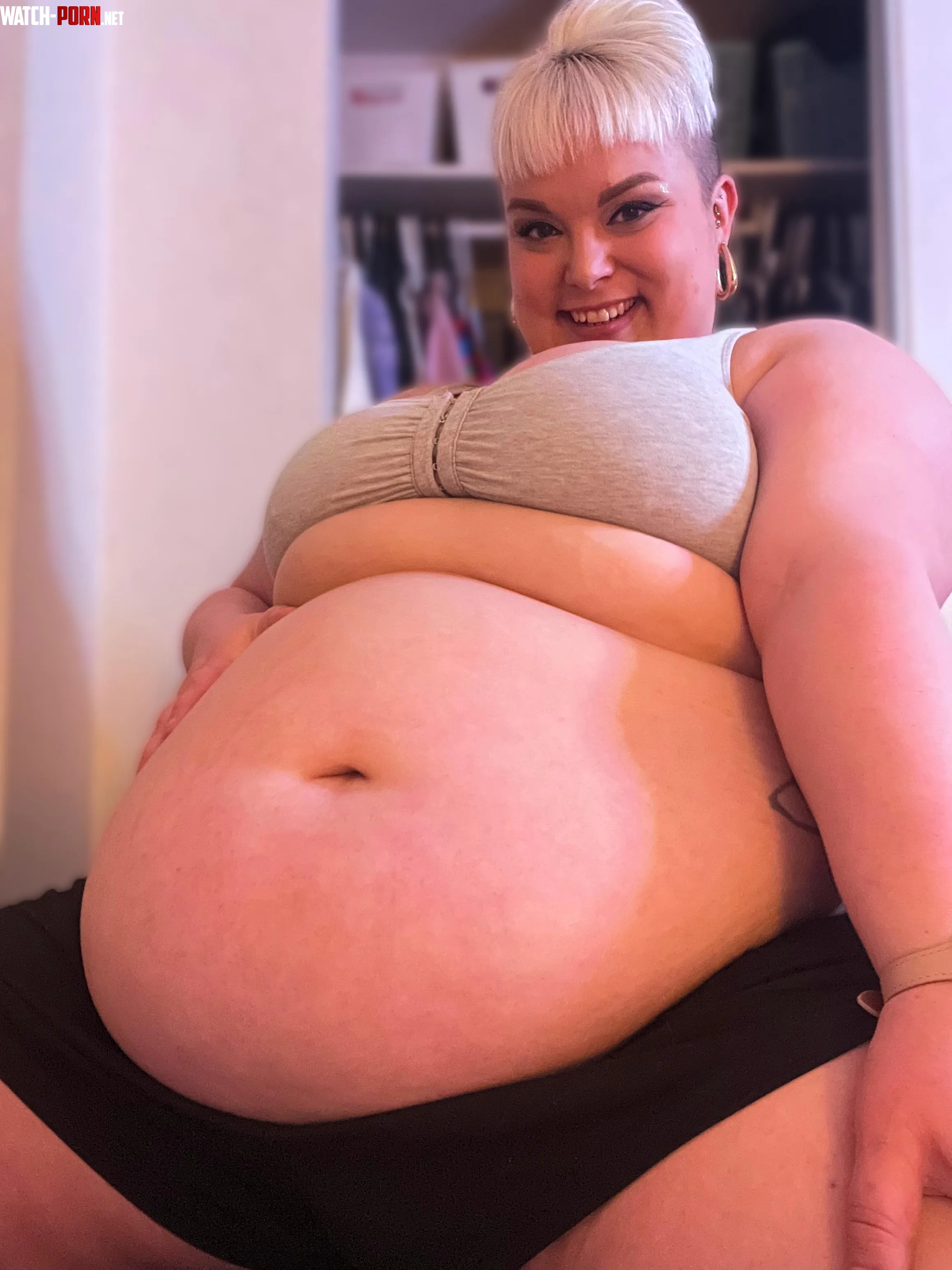 Belly so big its poppin off a second set of rolls  by Chubby_Lovey24