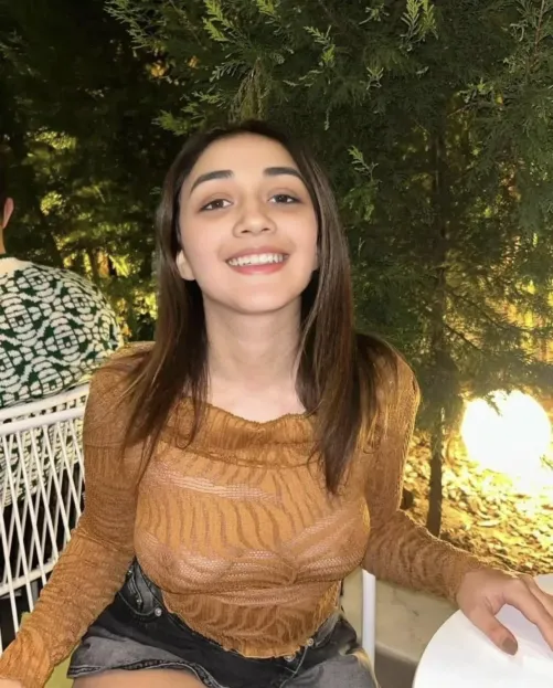 Thumbnail PornID: Join the Search for Answers in Anyone Know Saw Her on a Threads Post by imtoobigformyage