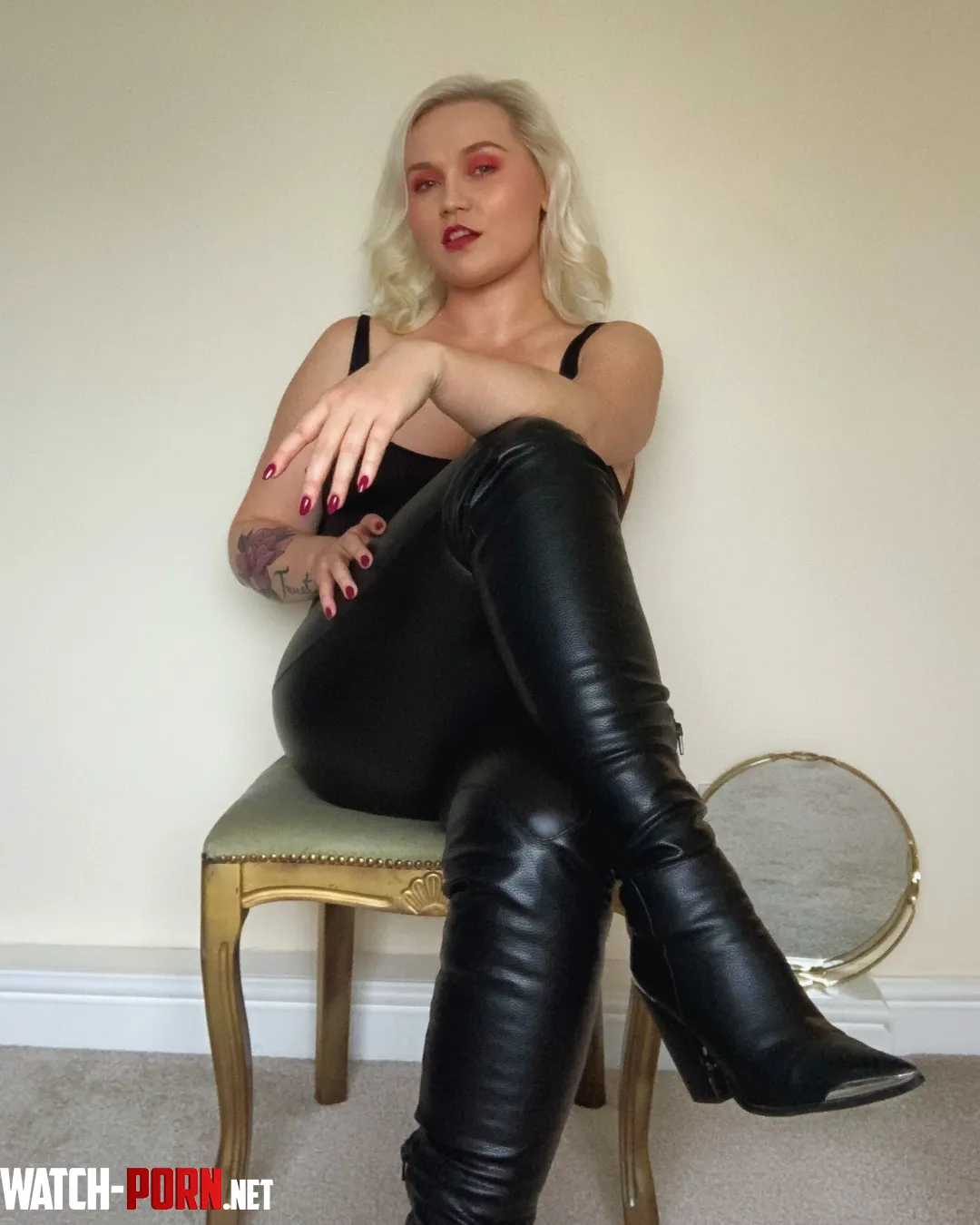 45yo Polish MILF ready to ruin good boy face by cherryvelvetcupcake