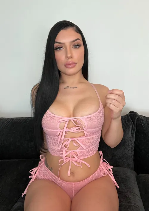 Thumbnail Curves and Lace: A Tight Affair | Hardboiledsex