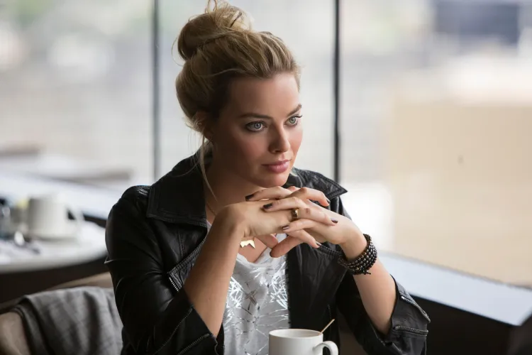 Thumbnail rom003 Showcases Margot Robbie's Elegance (PrettyGirls)