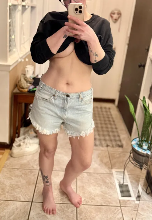 Thumbnail Intelligent_Bee_82 Reveals the Secrets of Single Underboob in the #underboob Category