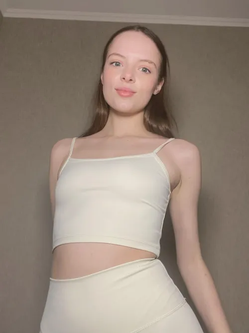 Thumbnail Hey Daddy, I'm Waiting for You to Pamper Me by Heretomess372 | Croptopgirls