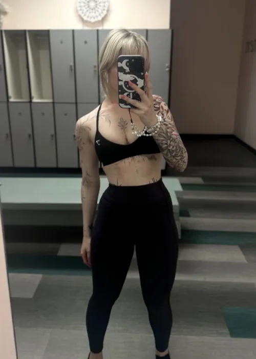 Thumbnail TheRealKhaleesiBB - Gym Everyday, Nonstop - MirrorSelfie