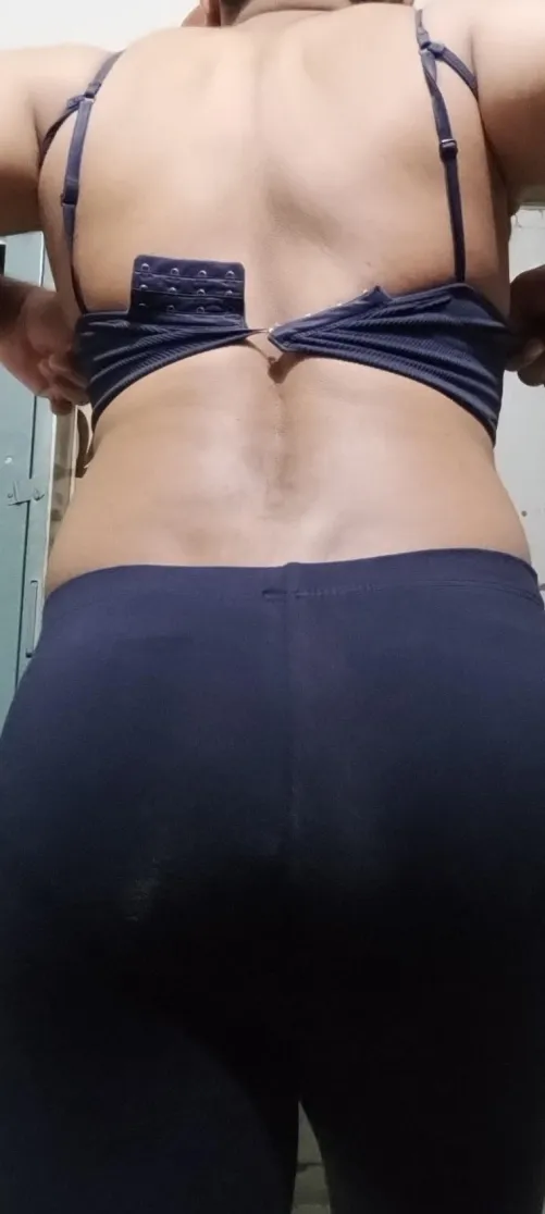 Thumbnail Business_Sentence287 Seeks Help in Unhooking Bra - asiansissification
