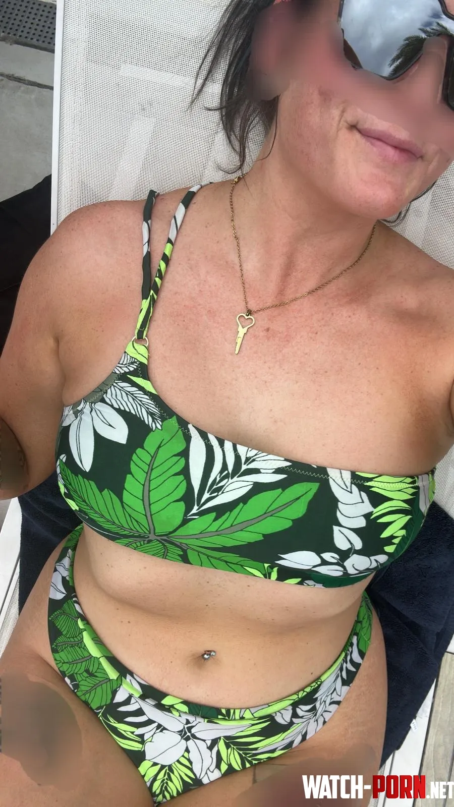 It took a travel day from hell to get here but finally getting some much deserved Florida sun Cucky stayed caged back home Getting hungry though so Im about to go upstairs to get another snack from my FWB by AmazonGoddess15