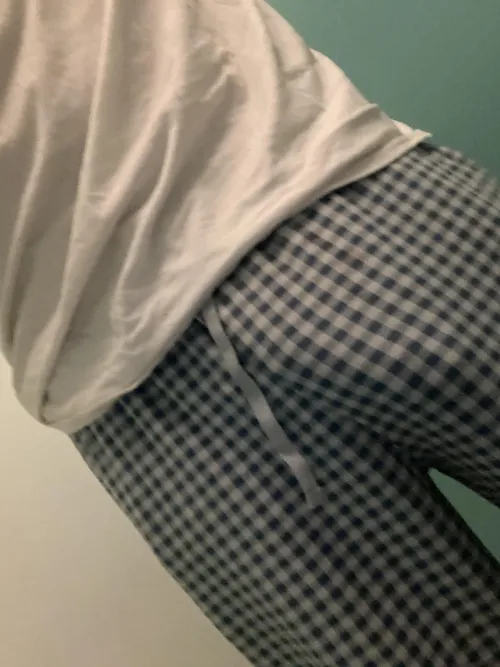 Thumbnail Wake Up to Morning Wood at 25 Straight | Federal-Rich2345 | Bulges