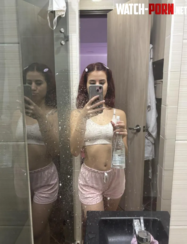 Crop top for cleaning  by thebabycute