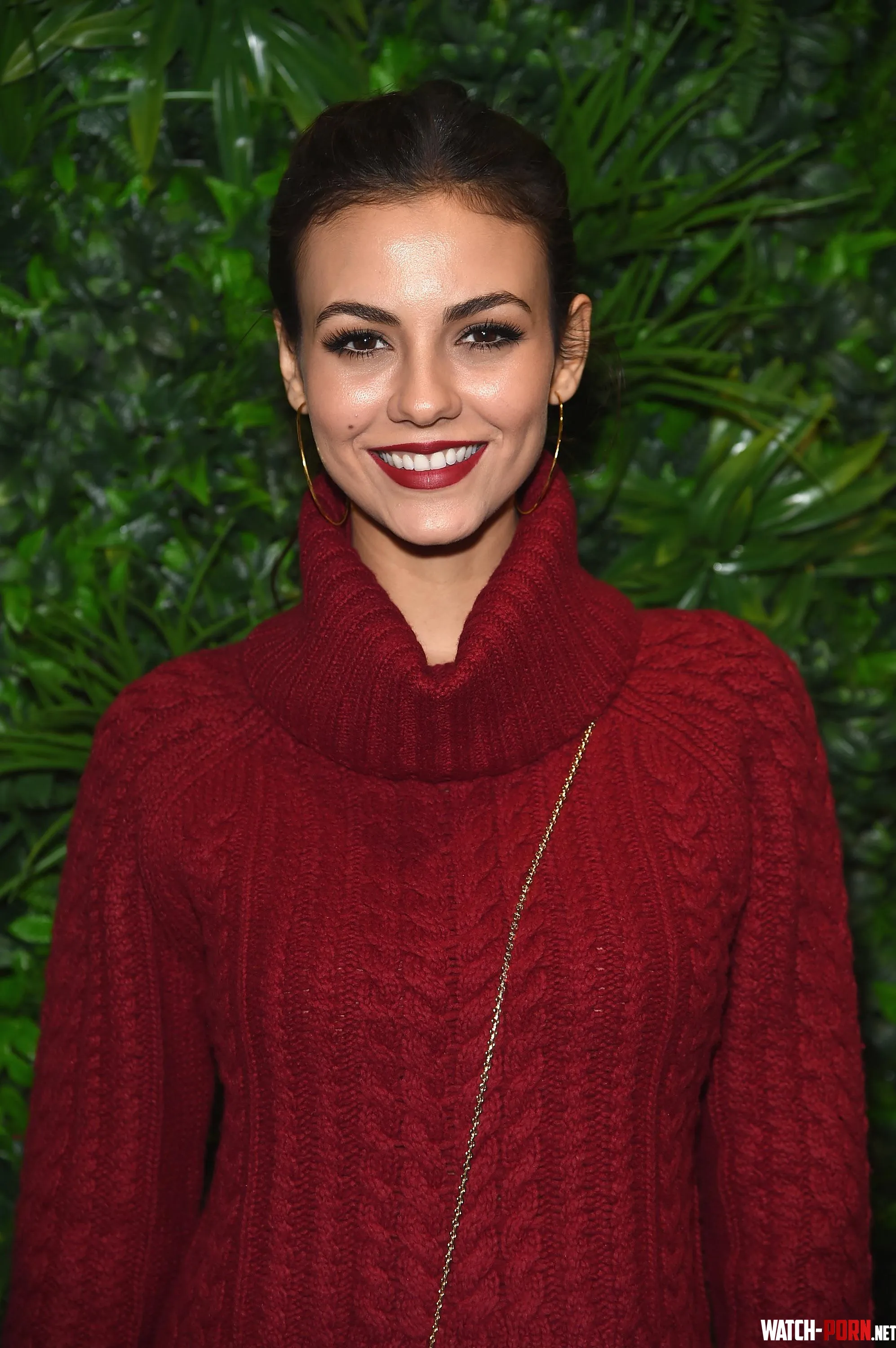Victoria Justice by Long_oil_