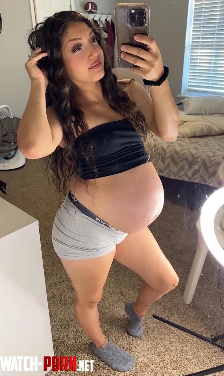 35 weekshow often are you fucking my hot pregnant body by DatChickenHead