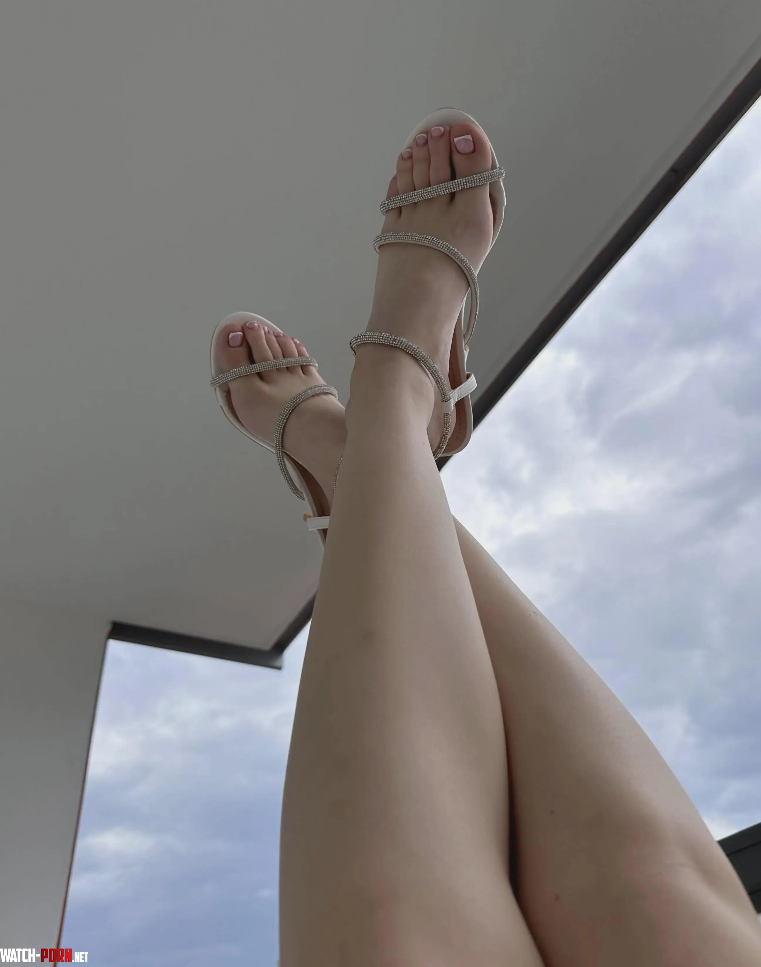 the heel looks best on a bare legs by Untendedtriumvir