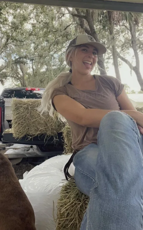 Thumbnail Countrygirls: Oh Hay by cheybabby_777