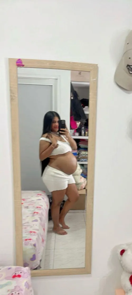 Thumbnail Alexa69T's Sensuality and the Pregnant Belly Attraction