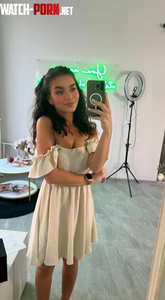 I love to look cute and classy by chloetravels07