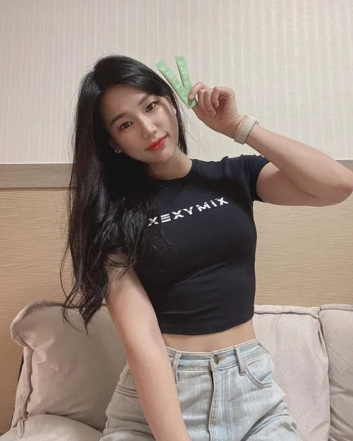 Thumbnail MissIzi's Provocative Query: Do You Like Korean Girls? - nextdoorasians