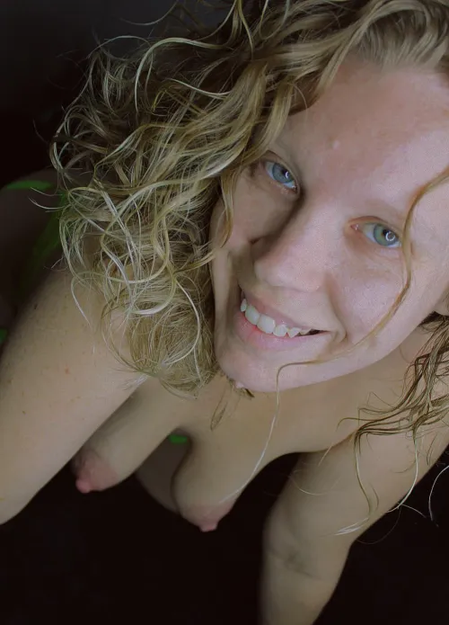 Thumbnail Embracing Natural Beauty: Ohh_Ella on Letting the Girls Shine