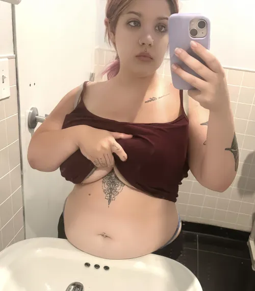 Thumbnail Classic Sink Pic: An Aesthetical Stuffers' Moment