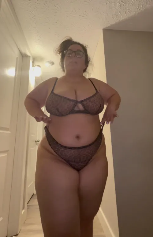 Thumbnail Curvycreator: Exuding Confidence as a Thick Curvy MILF