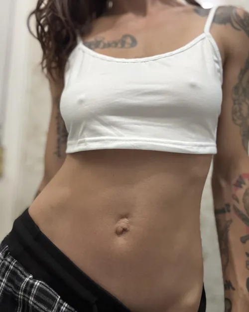Thumbnail Braless Beauty: Redefining Elegance in the World of Pokies
