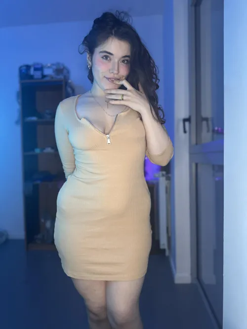 Thumbnail Seductive Elegance: Embracing Tight and Sexy Dresses | Sharon_Vaughn