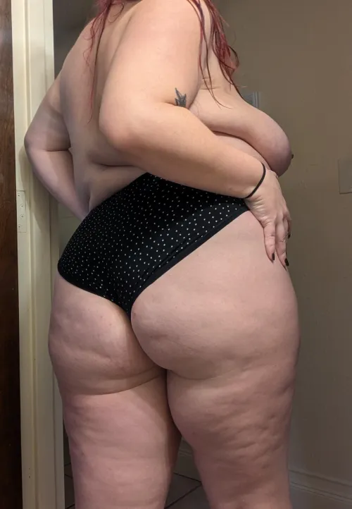 Thumbnail LovelyCat_999's Snow Day Vibe in the BBW Community