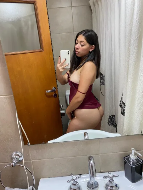 Thumbnail LolaDiazOk: Waiting for the Right Fit in Brunette