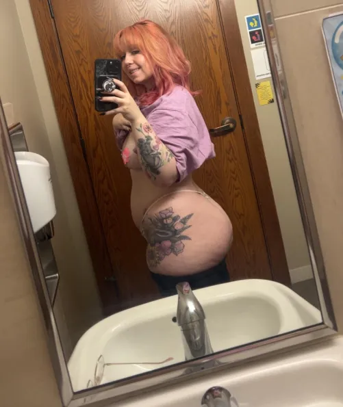 Thumbnail Mastering the Art: Work Nudes by BookSlut18 | pawg