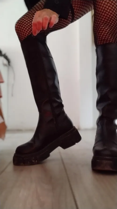 Thumbnail Predicting the Next in LadiesInLeather by LovelySkinnyFit