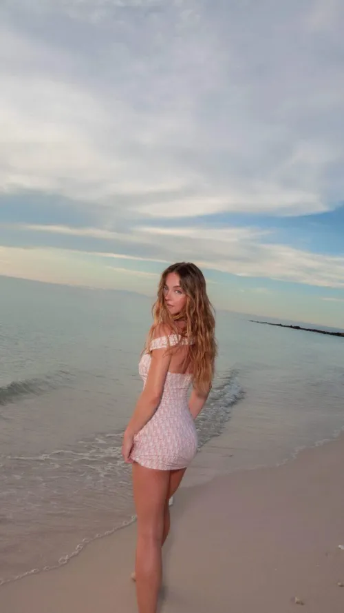 Thumbnail Sydney Sweeney's Alluring Appeal: A Celebrity Butts Tribute | Author: Popular-Butterfly615