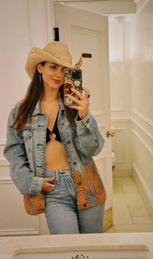 Thumbnail Victoria Justice: Beauty Spotlight by UrbanAchievers6371