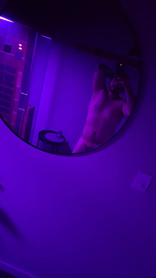 Thumbnail danneh_boii Explores Wet Wednesday Rituals in GWAustralia