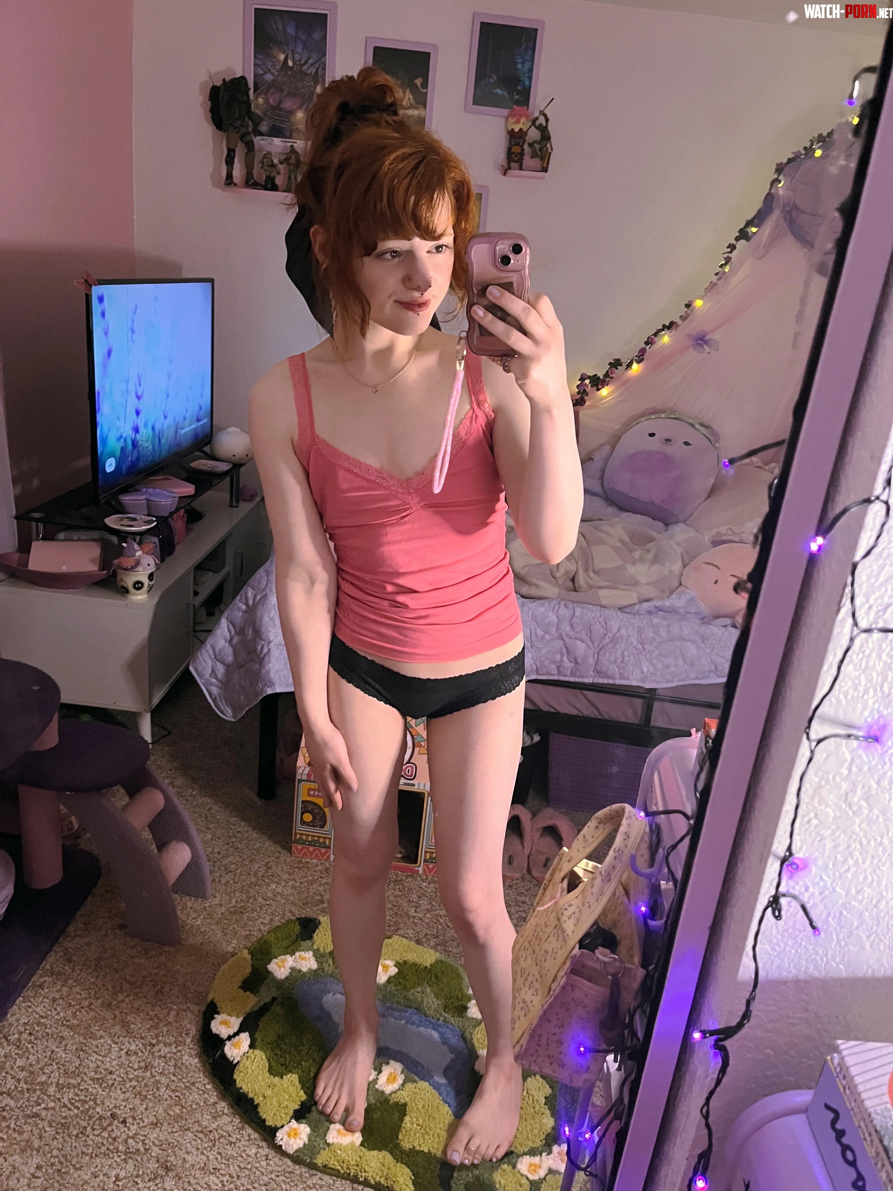 Tiny hobbit gf  by plushpurple