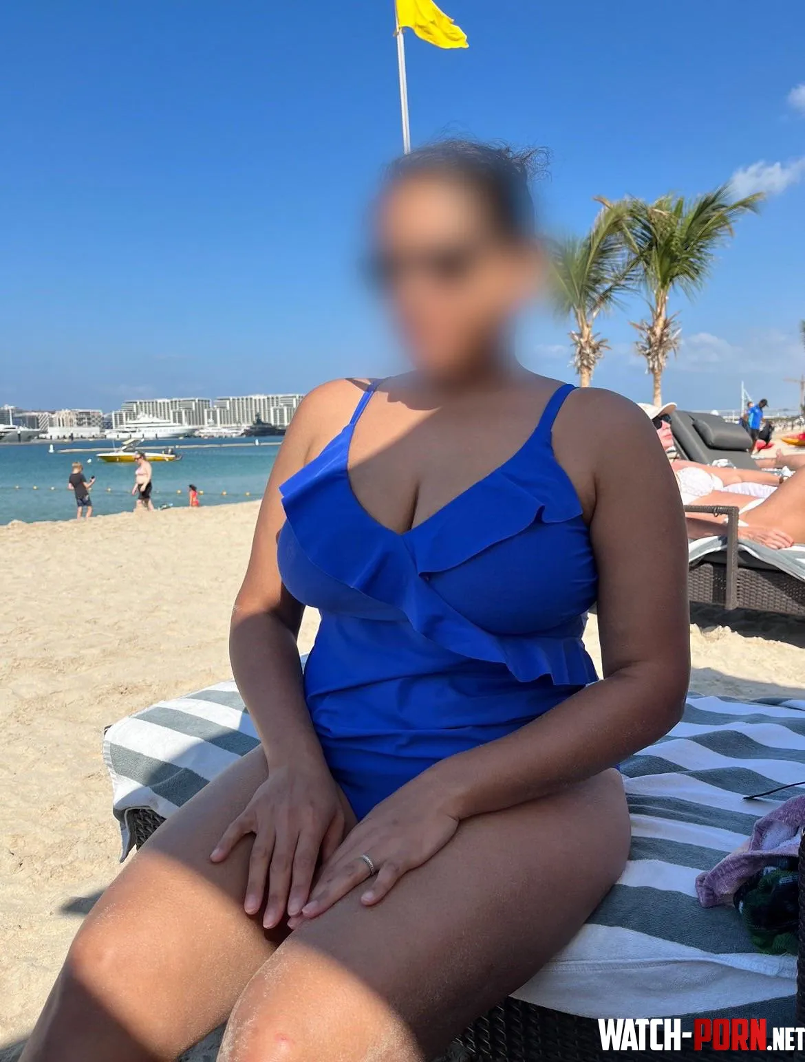 Beach fun with a curvy wife by billybobb9