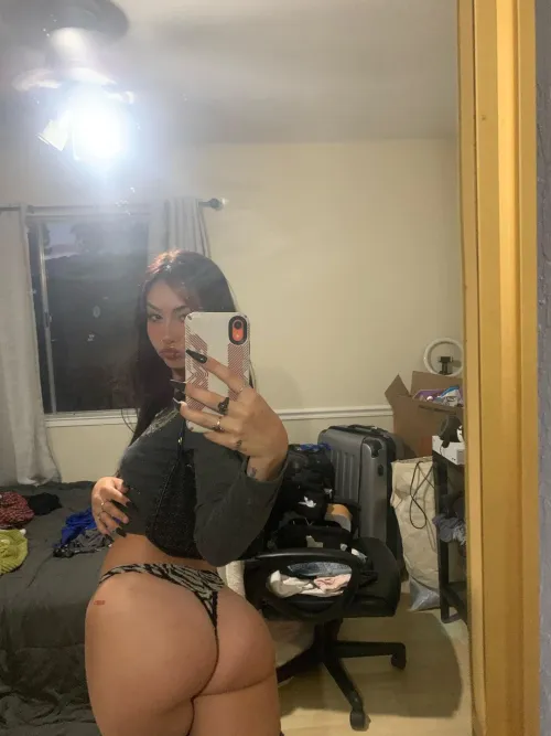 Thumbnail GanacheAwkward2755 Proudly Displays 'I Love Showing Off My Big Ass' in Latinas