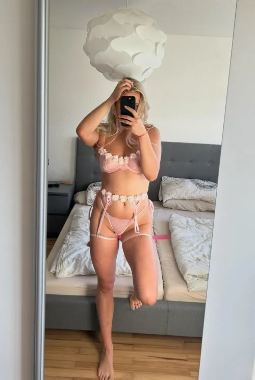 Thumbnail Wink-Worthy in Pink: A Playful MirrorSelfie | EllieAndLouCouple