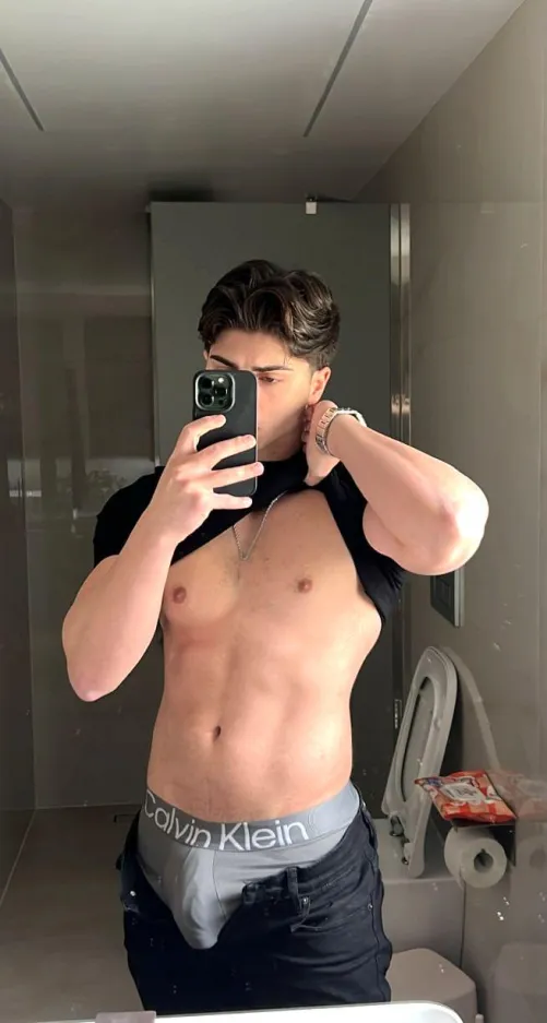 Thumbnail Intense Arousal: AmyFitzy99's 19-Straight Lustful Confession in Bulges