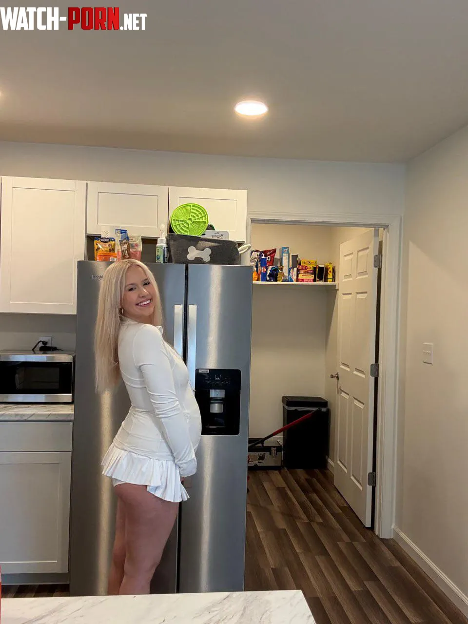 I see you were checking my pregnant ass dont stop by Leah_bailey