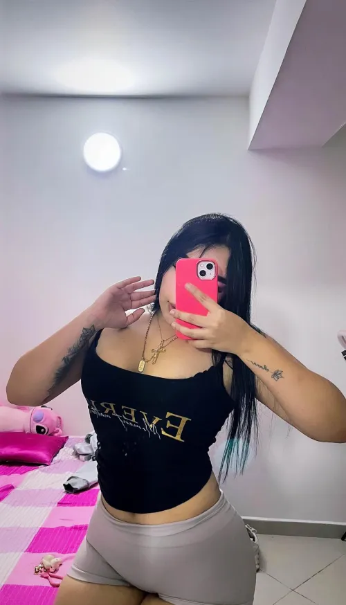 Thumbnail yourfavgoodgurl Flaunts Her Curvy Colombiana Body - An Exploration