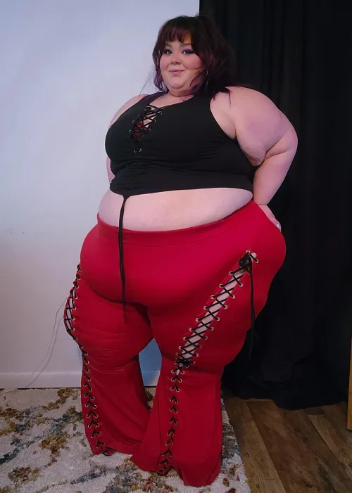 Thumbnail itsbubblybooty's Obsession: Stylish Pants Edition