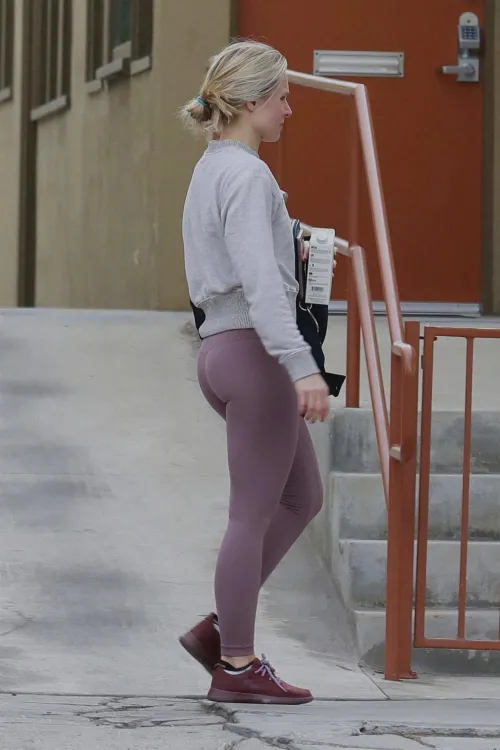Thumbnail Kristen Bell's Booty Beauties by McCoy303 | CelebrityButts Category