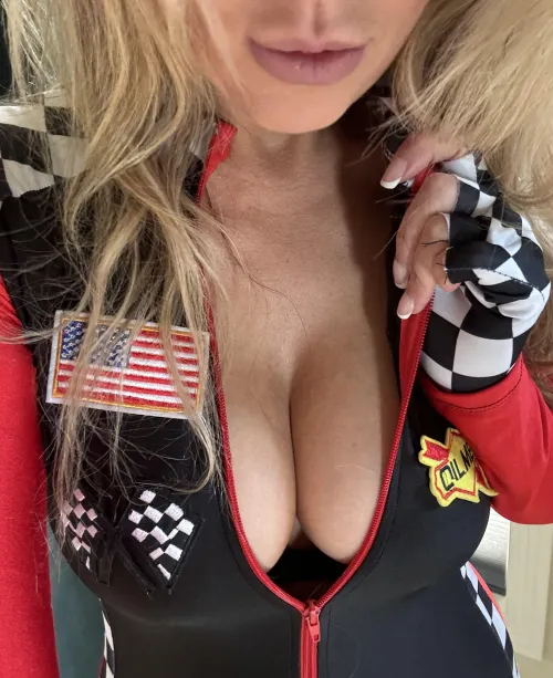 Thumbnail Race to the Finish: Adventure with legally_mel in My Cleavage