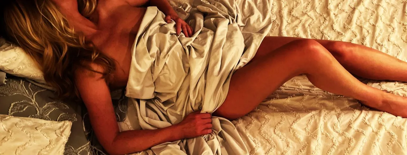 Thumbnail Enhancing Beauty: Bedtime Edition by AmberBUMpkin