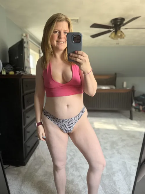 Thumbnail Share a Smile with Tightpixienurse in Smile, It Looks Good on You